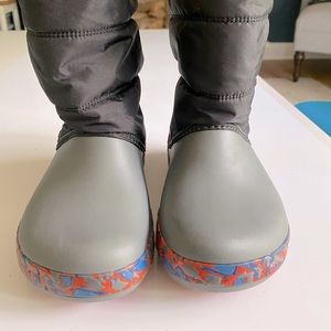 NEW Boys Crocs Snow / Rain Boots - New (never used. Without tags). Size 1.